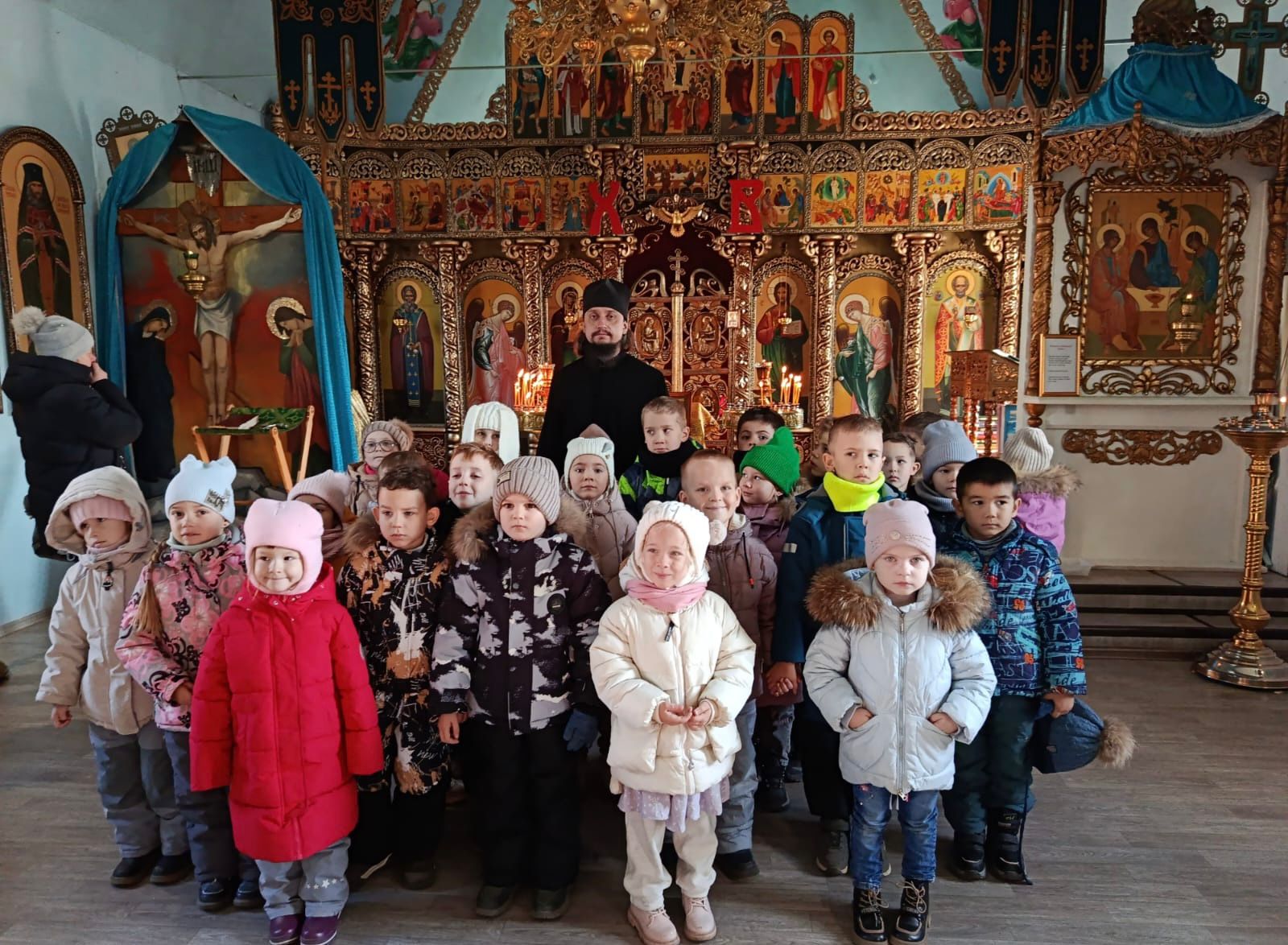 В п. Врангель дошкольники побывали на эксксии в храме Живоначальной Троицы.