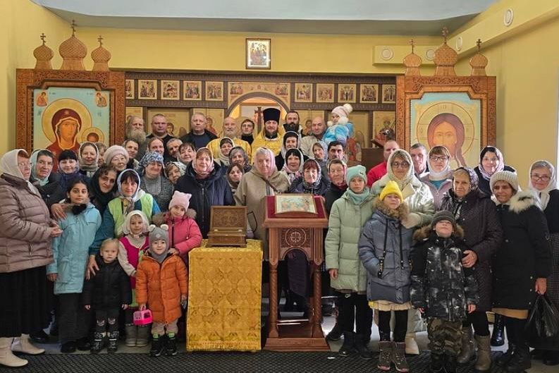 Ковчег с мощами русских святых побывал в селе Покровка