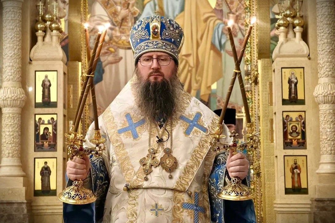 Митрополит Павел возглавил вечернее богослужение в Спасо-Преображенском соборе 