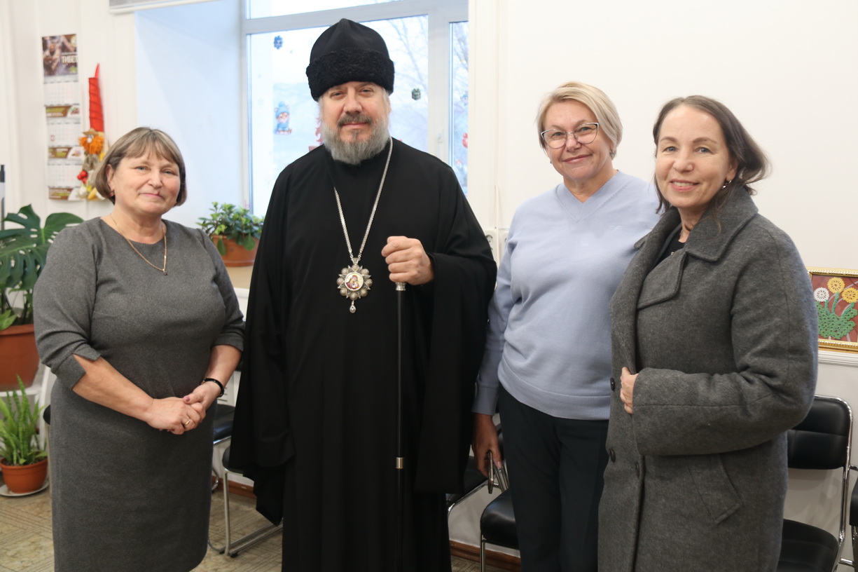Глава Находкинской епархии посетил детский дом-интернат для инвалидов в селе Екатериновке. 