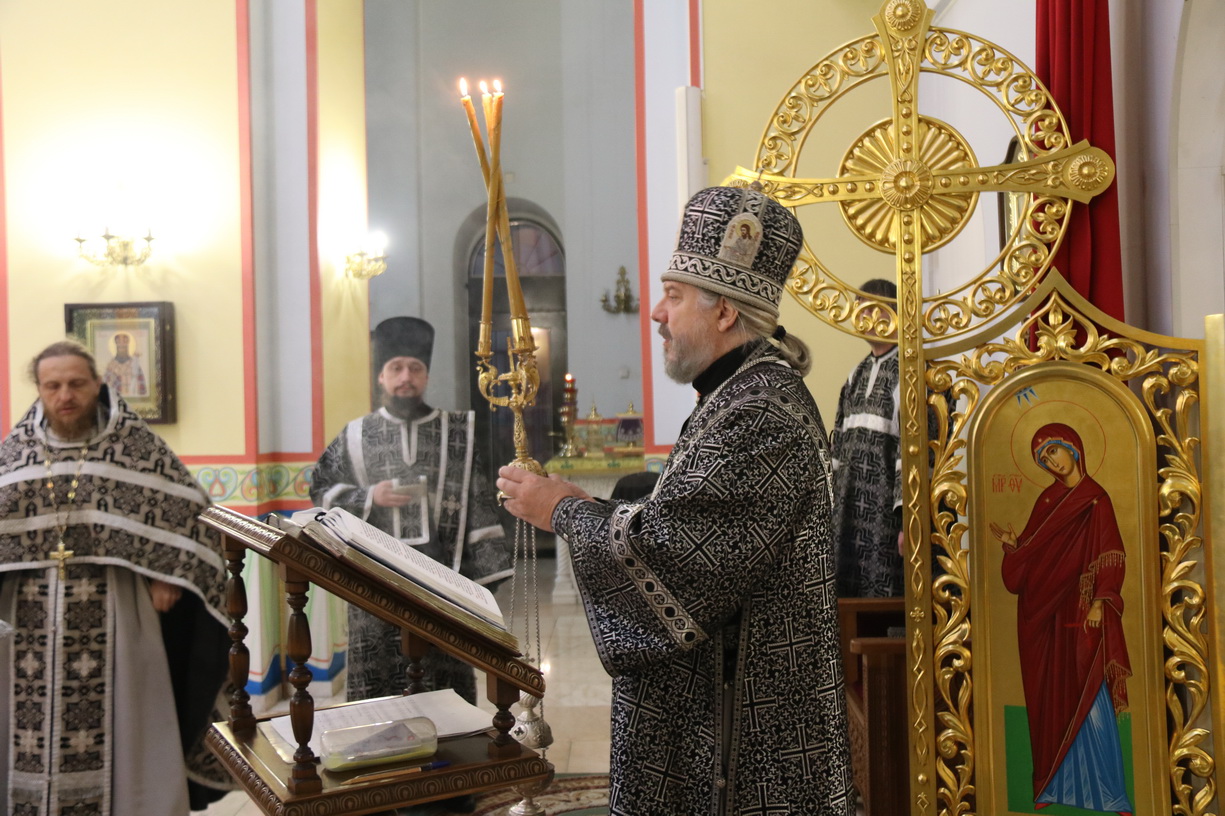 14.04.2021г.В Великий понедельник епископ Николай совершил Литургию Преждеосвященных Даров.