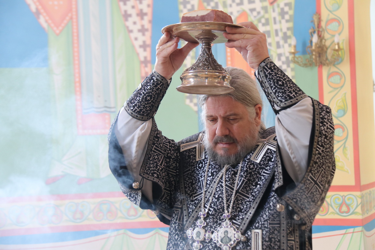 15.04.2024г.В Великий вторник епископ Находкинский и Преображенский Николай совершил Литургию Преждеосвященных Даров в Казанском Кафедральном соборе г. Находки.