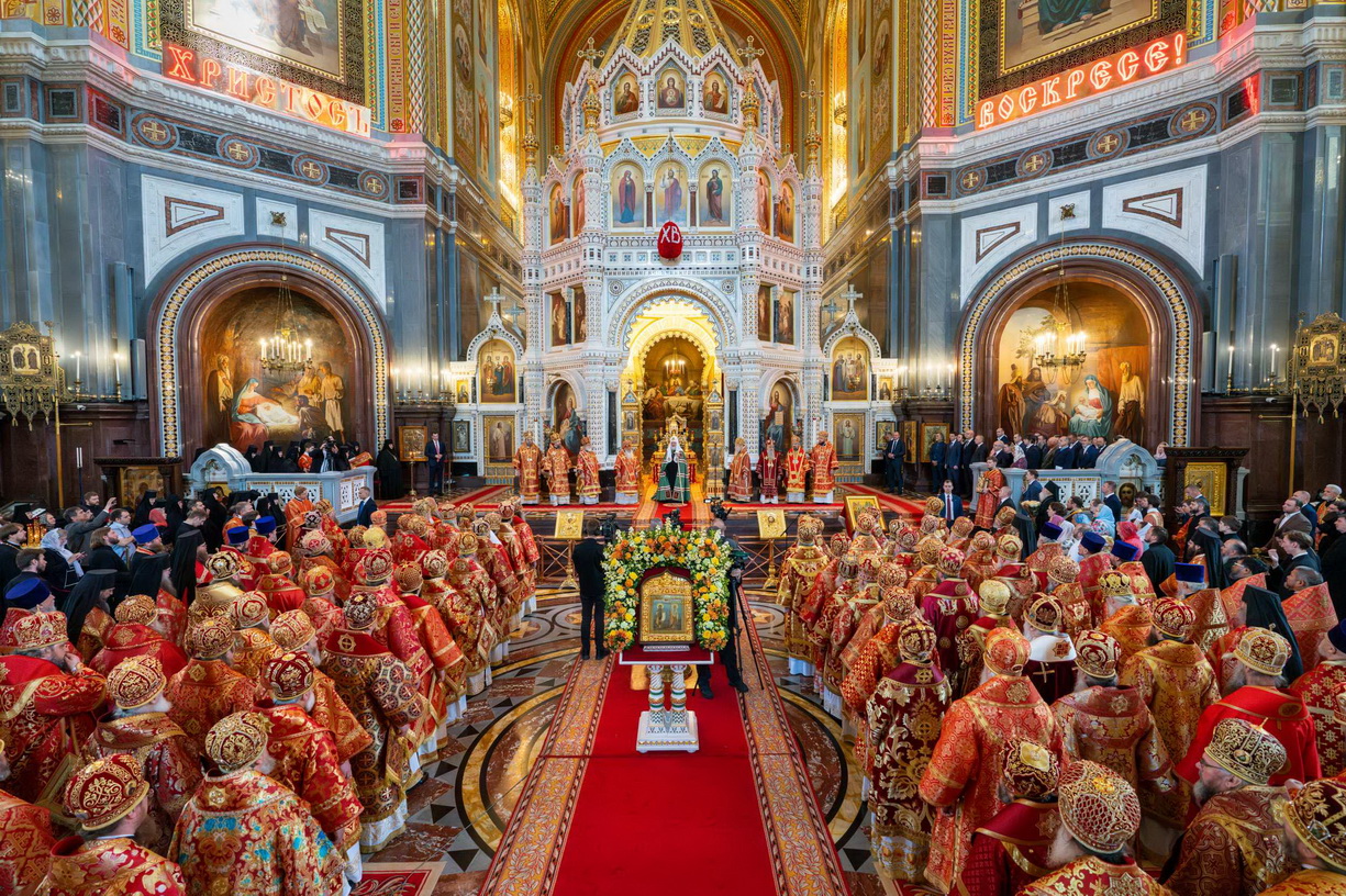В день памяти равноапостольных Мефодия и Кирилла епископ Находкинский и Преображенский Николай принял участие в соборной Божественной литургии в Храме Христа Спасителя