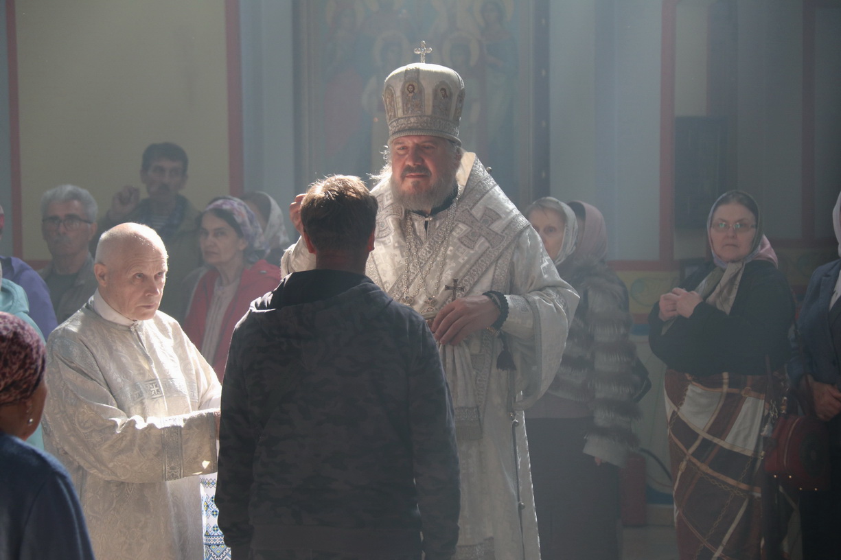 Епископ Николай возглавил всенощное бдение в канун праздника Вознесения Господня.