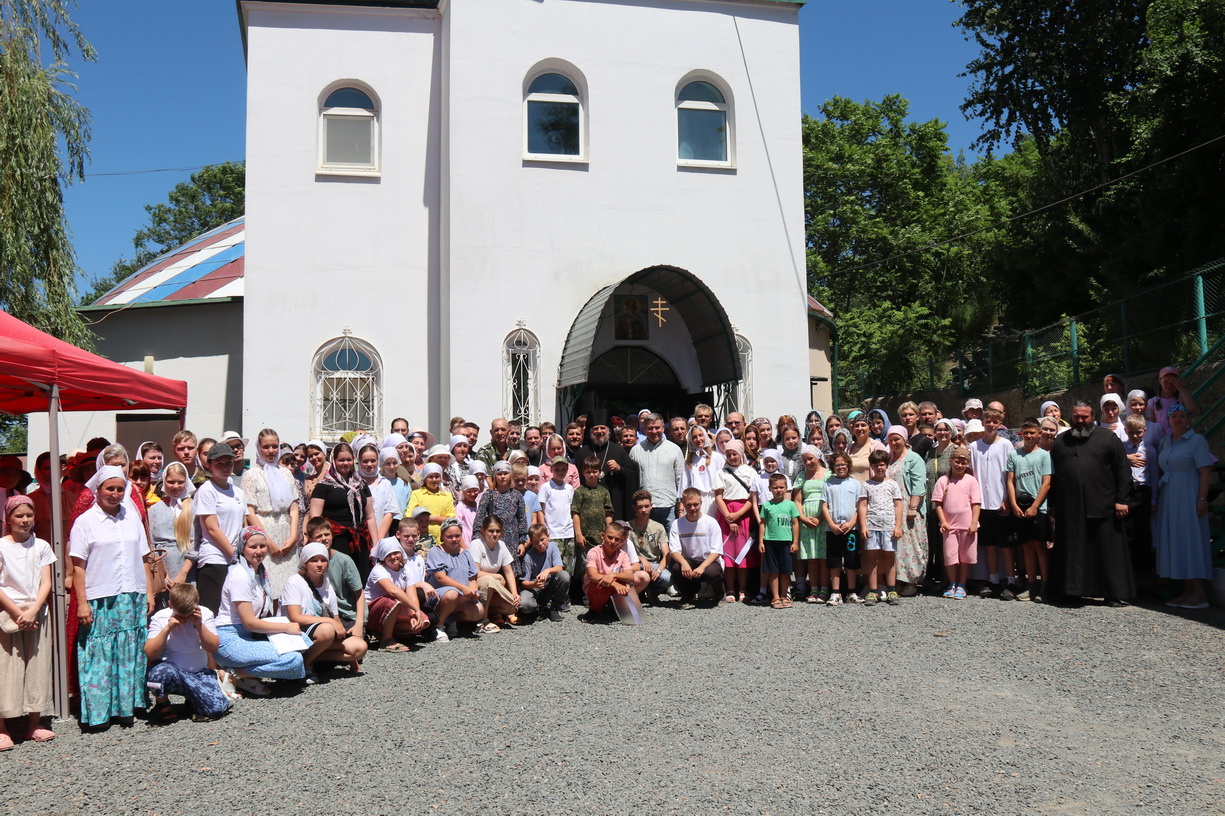 В Находкинской Епархии состоялось просветительское молодёжное мероприятие «За веру и Отечество».