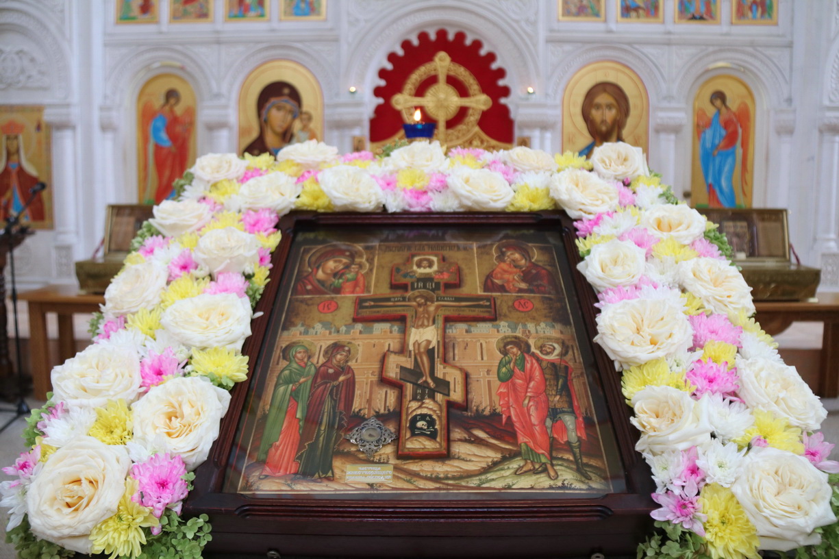 14 августа, в праздник Происхождения (Изнесения) Честных Древ Животворящего Креста Господня, епископ Находкинский и Преображенский Николай возглавил Божественную литургию в Казанском кафедральном соборе г. Находки.