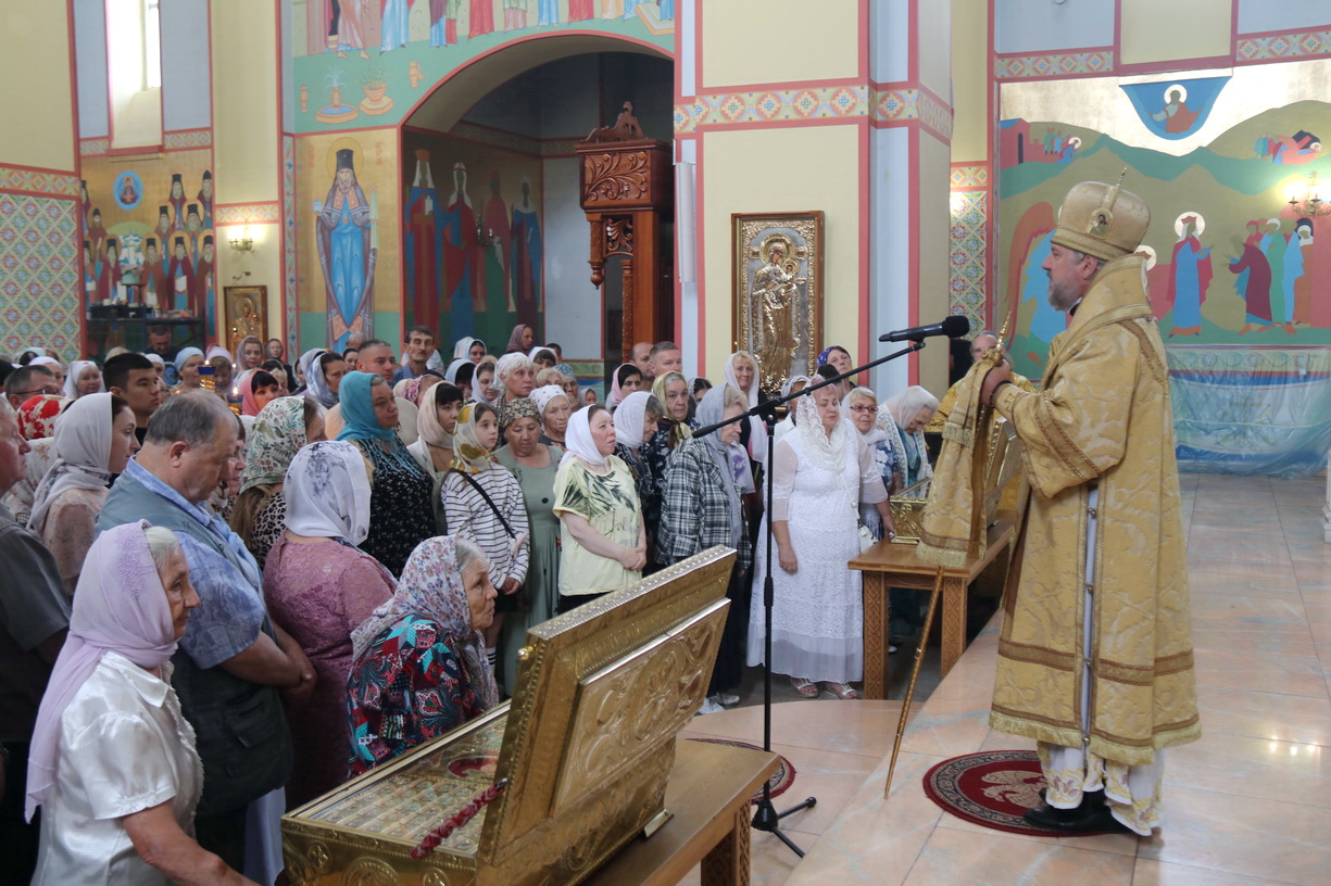 В неделю 10-ю по Пятидесятнице епископ Находкинский и Преображенский Николай совершил Божественную литургию в Казанском Кафедральном соборе г. Находка.