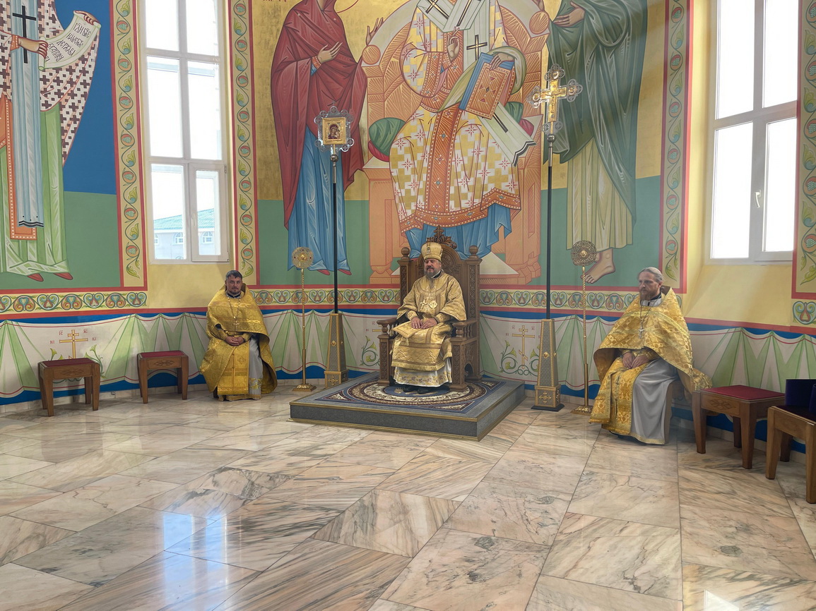 В неделю 13-ю по Пятидесятнице епископ Находкинский и Преображенский Николай совершил Божественную литургию в Казанском Кафедральном соборе г. Находки.