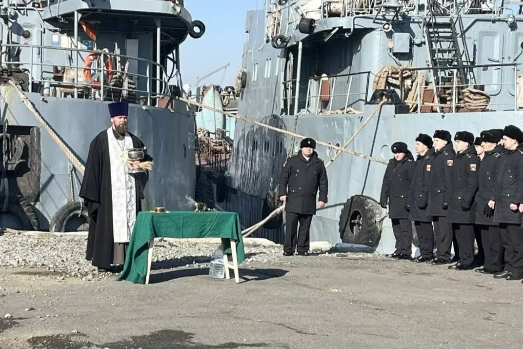 Иерей Даниил Есаков благословил корабли ТОФ перед боевым заданием
