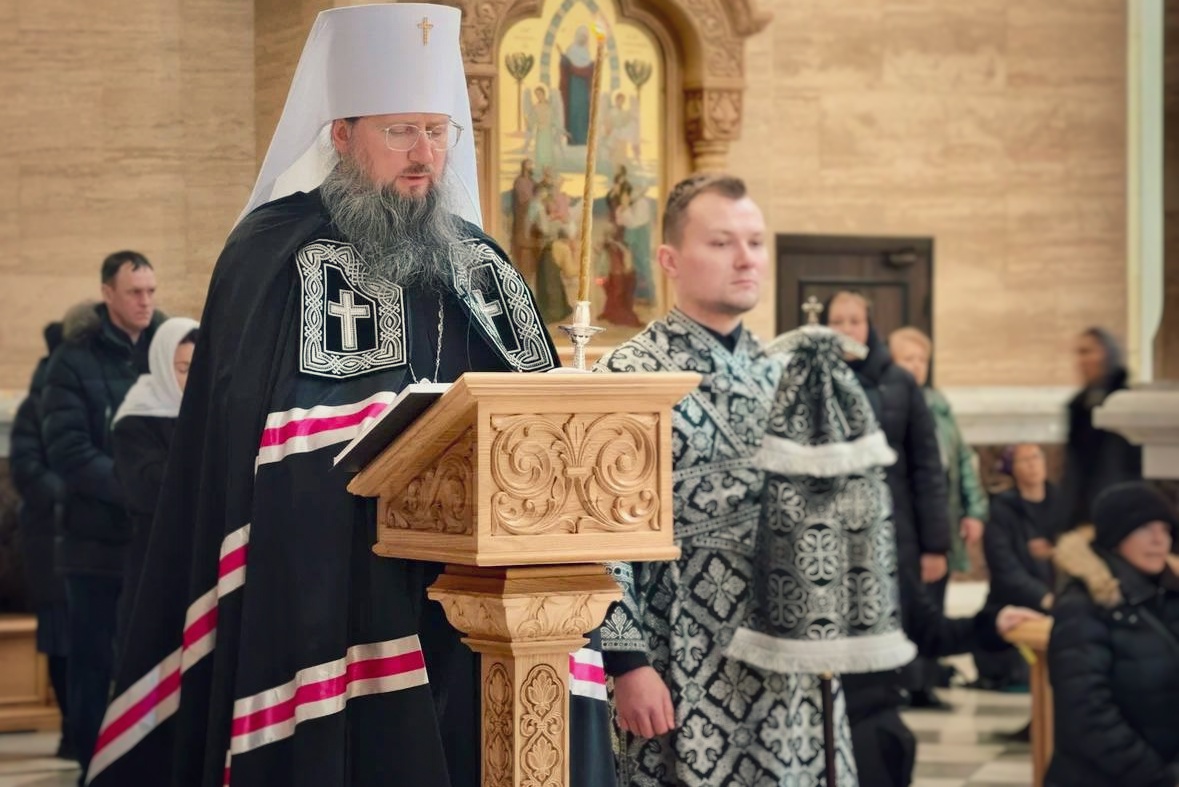 Глава митрополии совершил великое повечерие с чтением покаянного канона прп. Андрея Критского в Спасо-Преображенском соборе