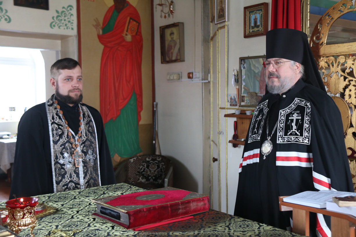 Епископ Находкинский и Преображенский Николай возглавил повечерие с чтением Великого канона в храме Рождества Христова г. Находки.