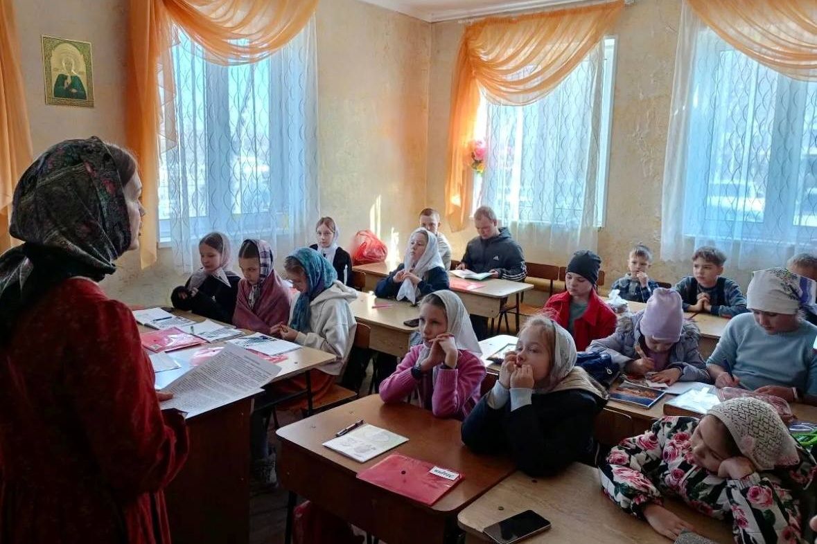 День православной книги в воскресной школе Покровского храма г. Уссурийска