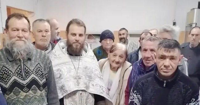Молебен и исповедь в Приюте для бездомных «Возвращение».