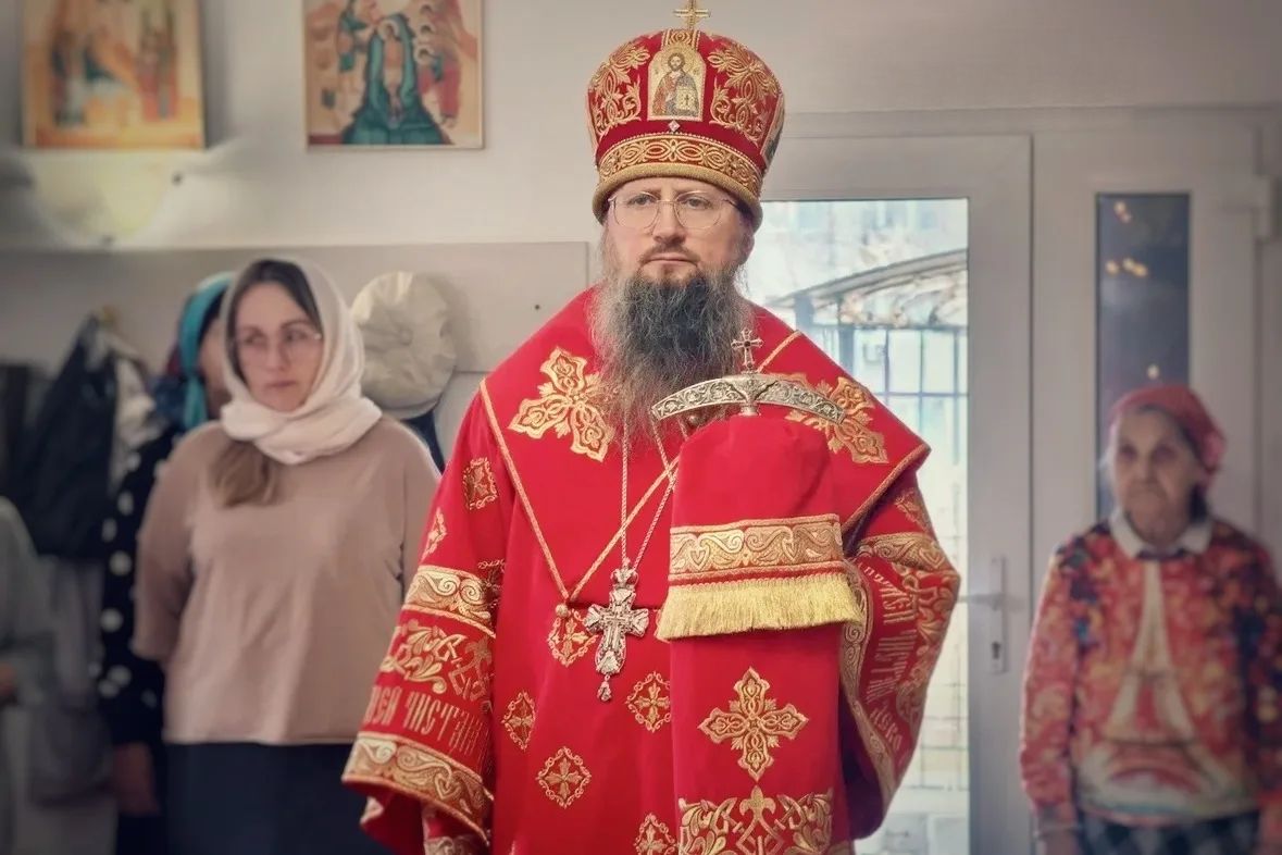 Архиерейское богослужение в канун пятницы Светлой седмицы состоялось в Порт-Артурском храме