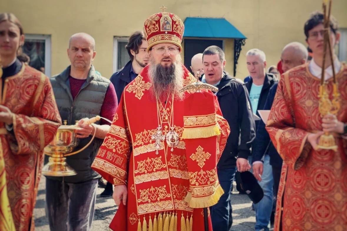 В Покровском храме Уссурийска богослужение в Неделю о Фоме совершил правящий архиерей