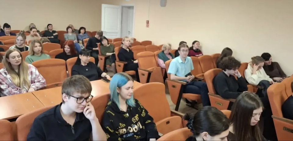 В Колледже искусств прошла беседа об Александре Невском в рамках проекта «Помним историю, сохраняем традиции».