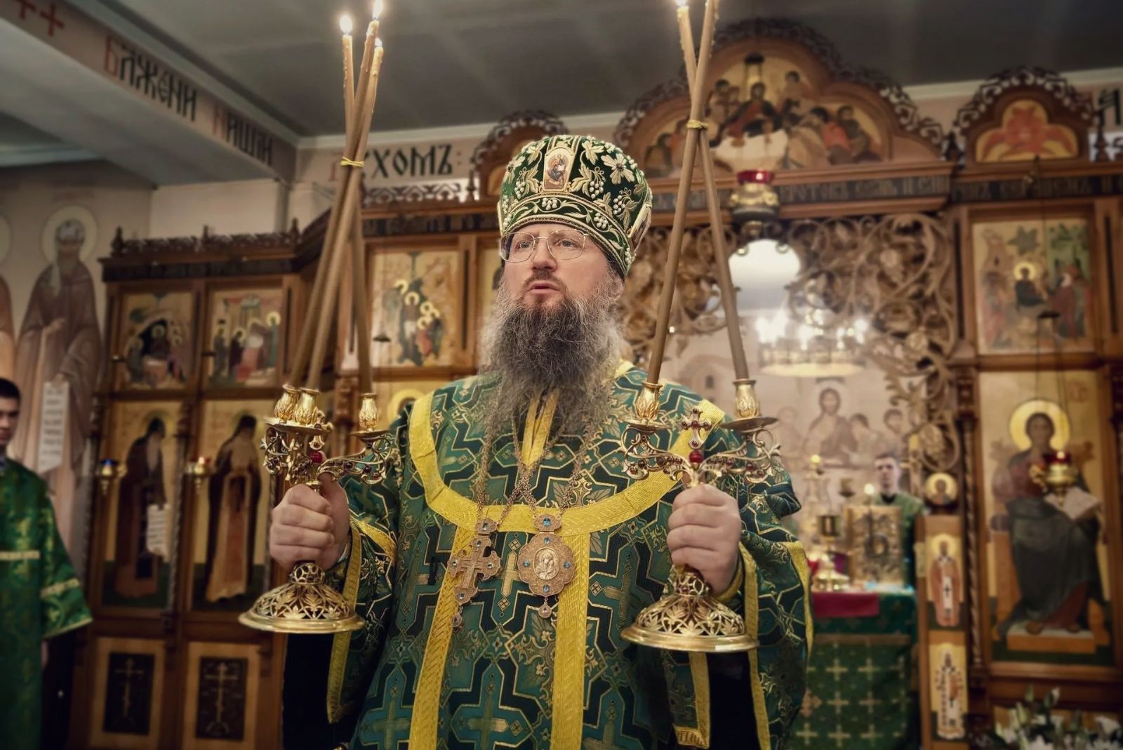 Правящий архиерей возглавил Литургию престольного праздника в Свято-Серафимовском мужском монастыре